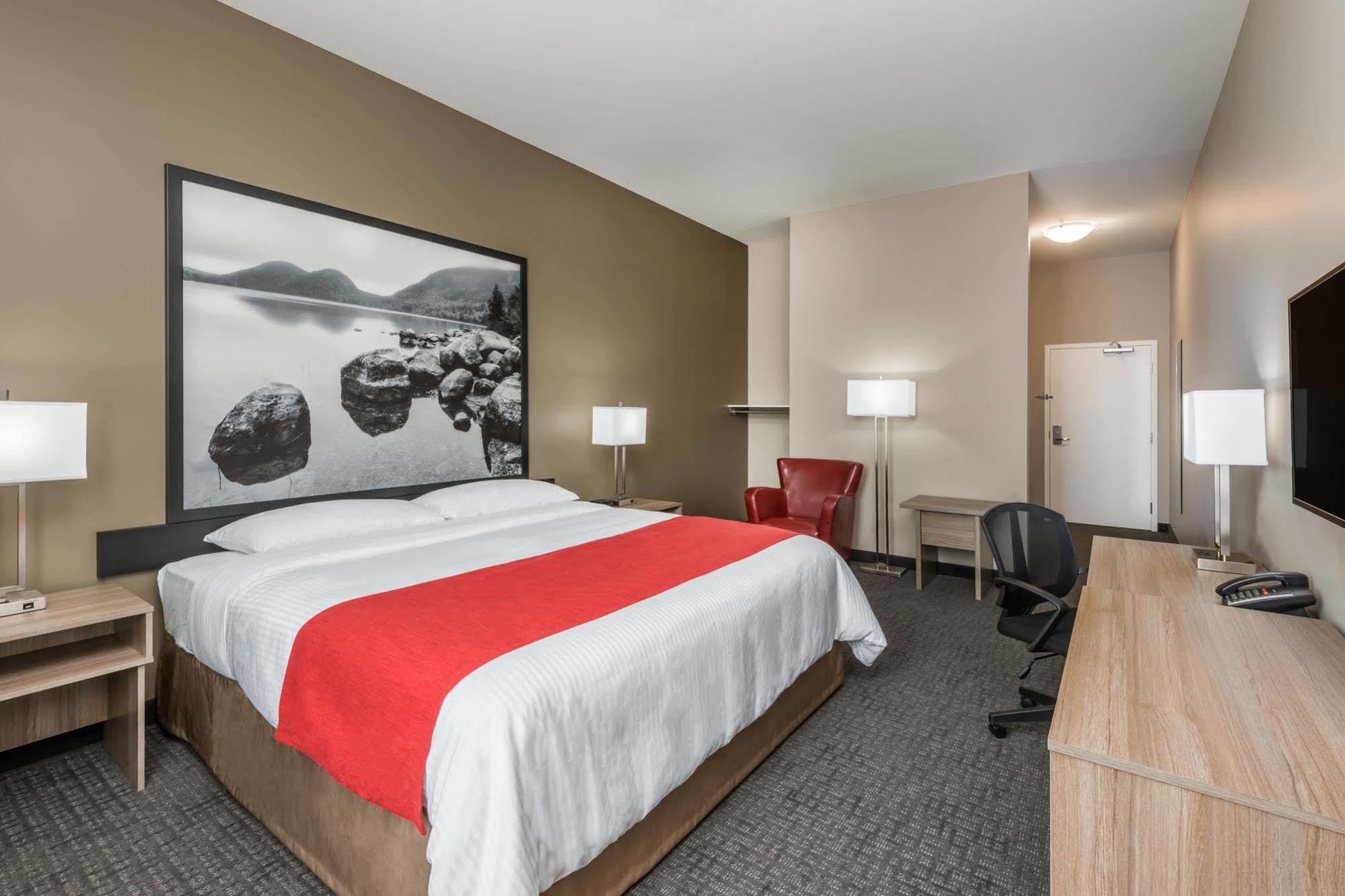 Super 8 By Wyndham Mont Laurier Hotel Exterior foto